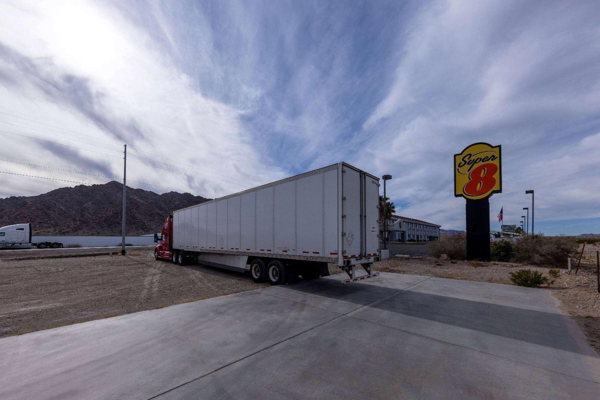 Super 8 By Wyndham Quartzsite Az Hotel Ngoại thất bức ảnh